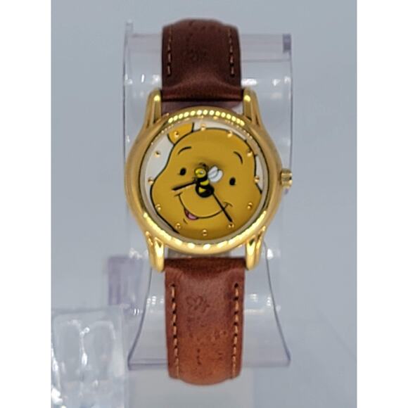 Disney MU0365 Winnie The Pooh Oval Shape Women\'s Wristwatch